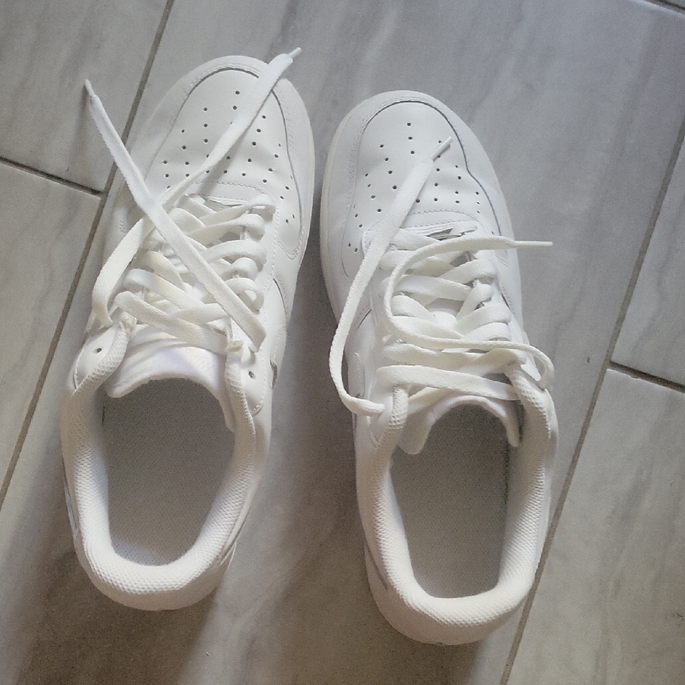 Nike Air Force Flyease  White Men's Sneakers Size US 10 - Picture 2 of 16